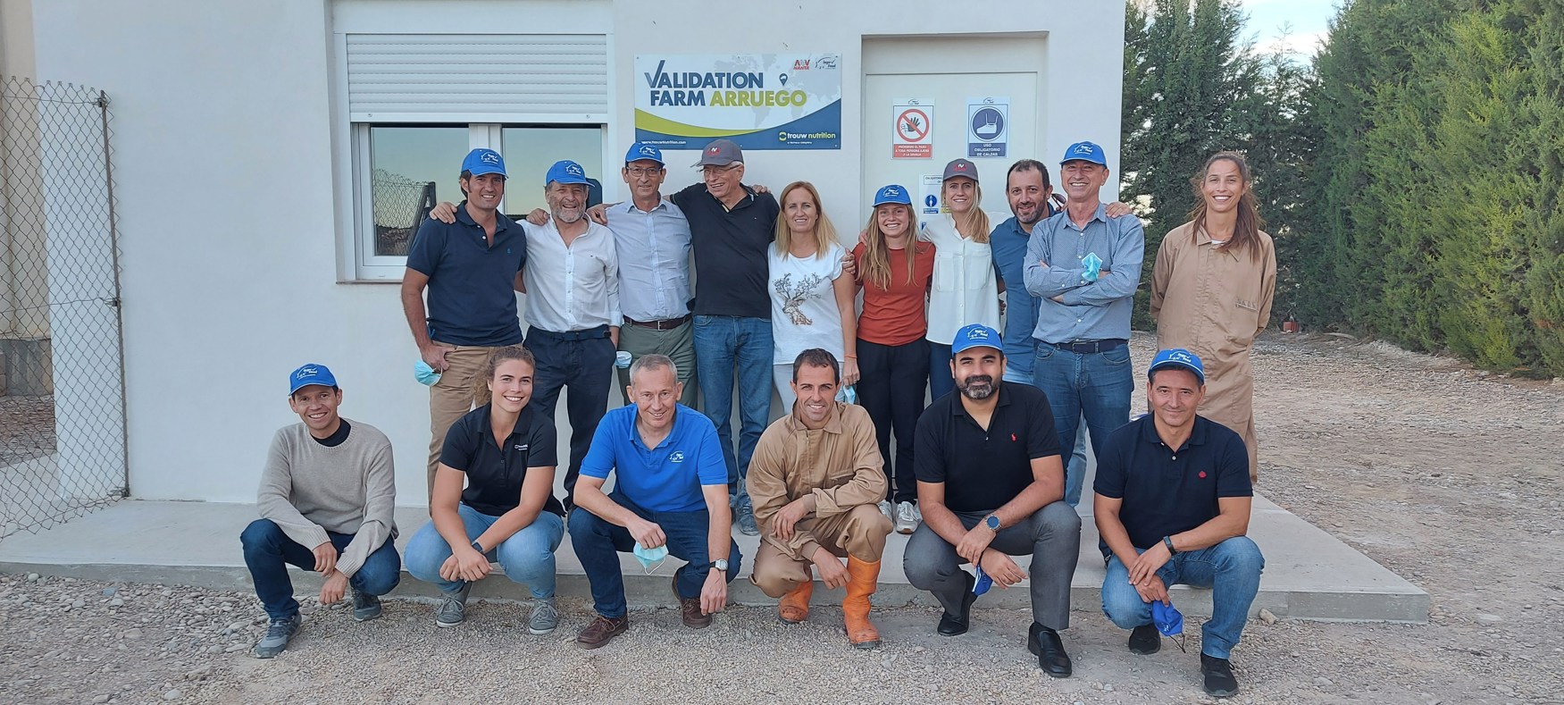 Colleagues from the different companies collaborating on the farm